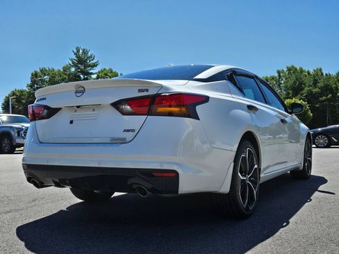 Used 2023 Nissan Altima 2.5 SR w/ SR Premium Package AWD/4WD image 6