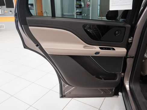 Used 2020 Lincoln Aviator Reserve w/ Equipment Group 201A image 24