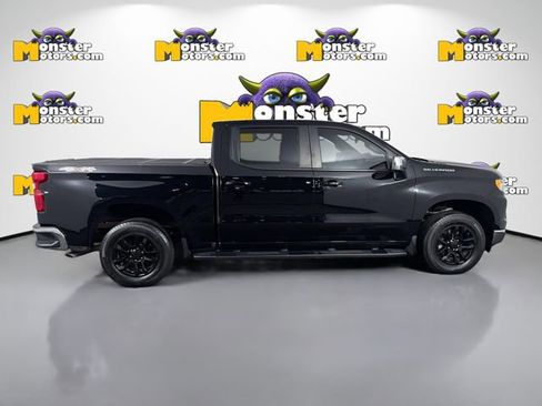 Used 2023 Chevrolet Silverado 1500 LT w/ Convenience Package II image 4