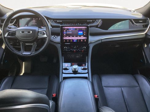 Used 2023 Jeep Grand Cherokee Overland w/ Advanced Protech Group III image 4