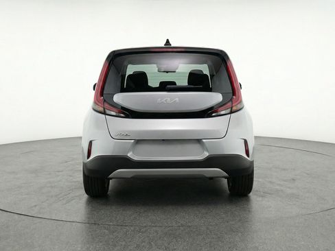 Used 2025 Kia Soul LX w/ LX Technology Package image 7