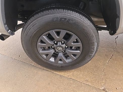 Used 2023 Toyota Tacoma SR5 image 33