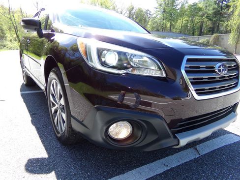 Used 2017 Subaru Outback 2.5i Touring image 4