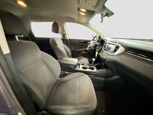 Used 2020 Kia Sorento LX image 27