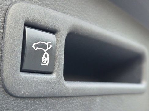 Used 2022 Toyota Sienna XLE image 19