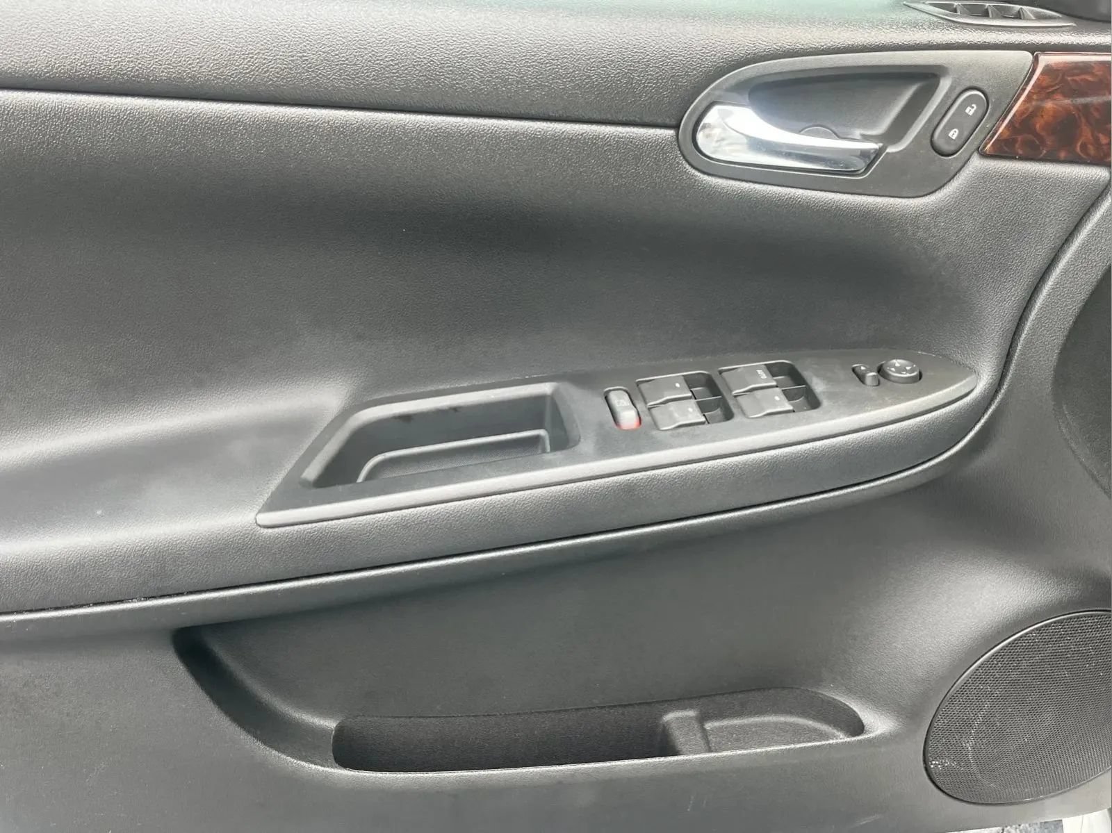 Used 2012 Chevrolet Impala LT FWD image 16