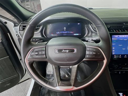 Used 2024 Jeep Grand Cherokee L Limited w/ Luxury Tech Group II image 11