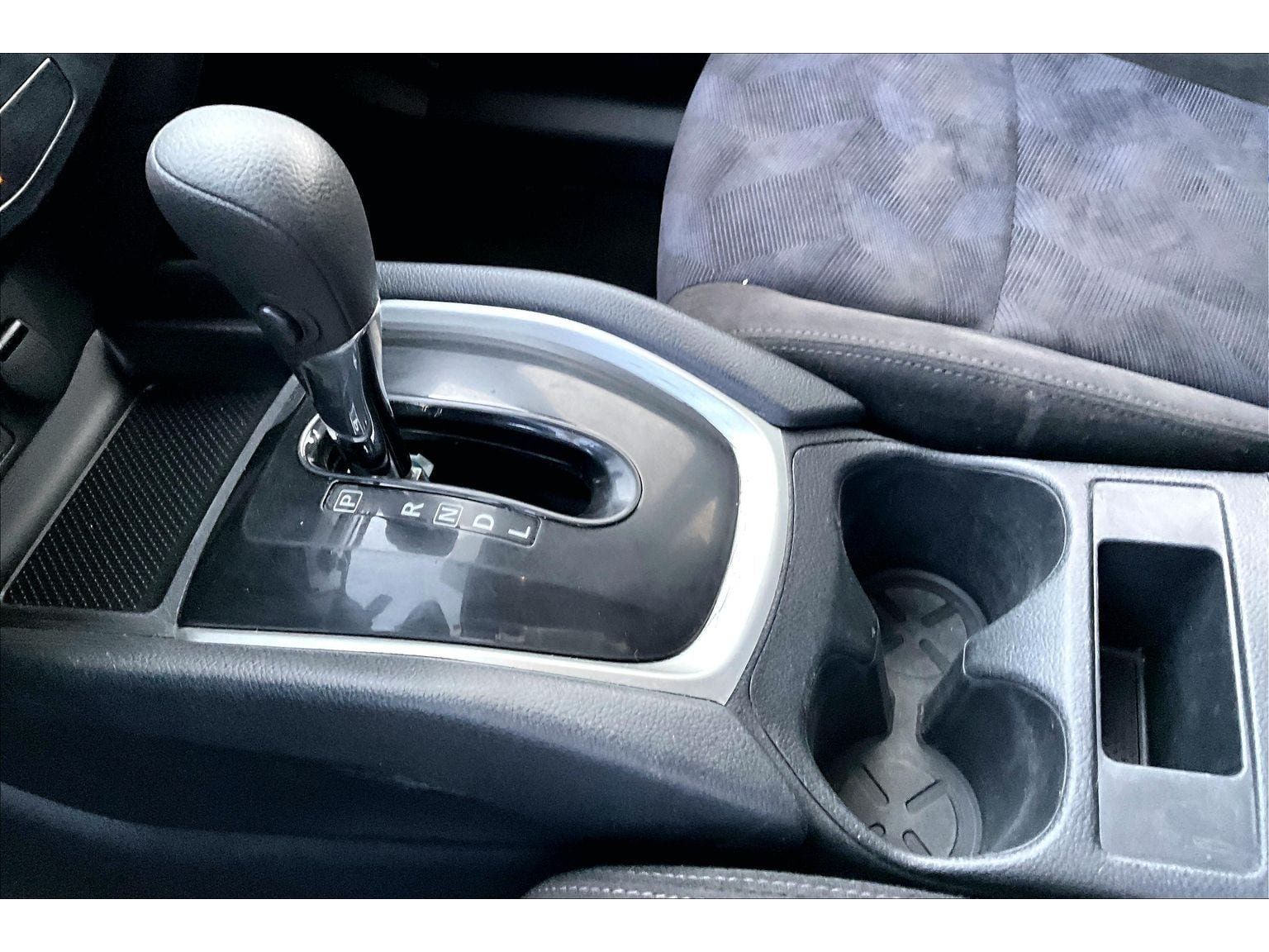 Used 2015 Nissan Rogue S AWD/4WD image 18