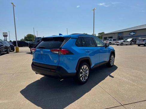 Used 2020 Toyota RAV4 XLE Premium AWD/4WD image 7