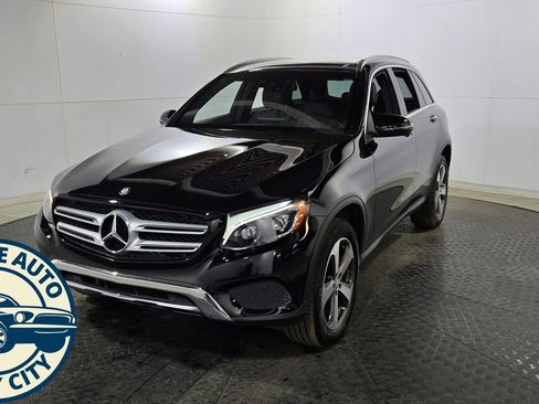 Used 2016 Mercedes-Benz GLC 300 4MATIC w/ Multimedia Package image 3
