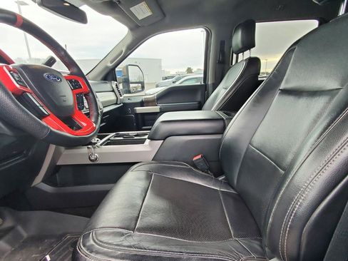 Used 2018 Ford F250 Lariat w/ Lariat Value Package image 3