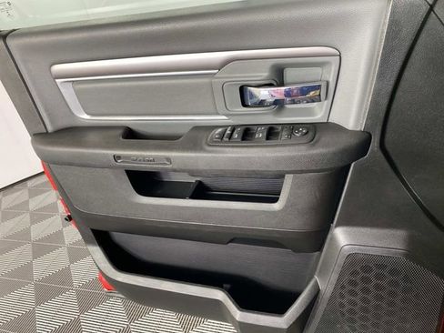 Used 2022 RAM 1500 Classic SLT AWD/4WD image 18