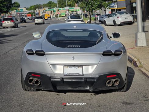 Used 2021 Ferrari Roma RWD image 8