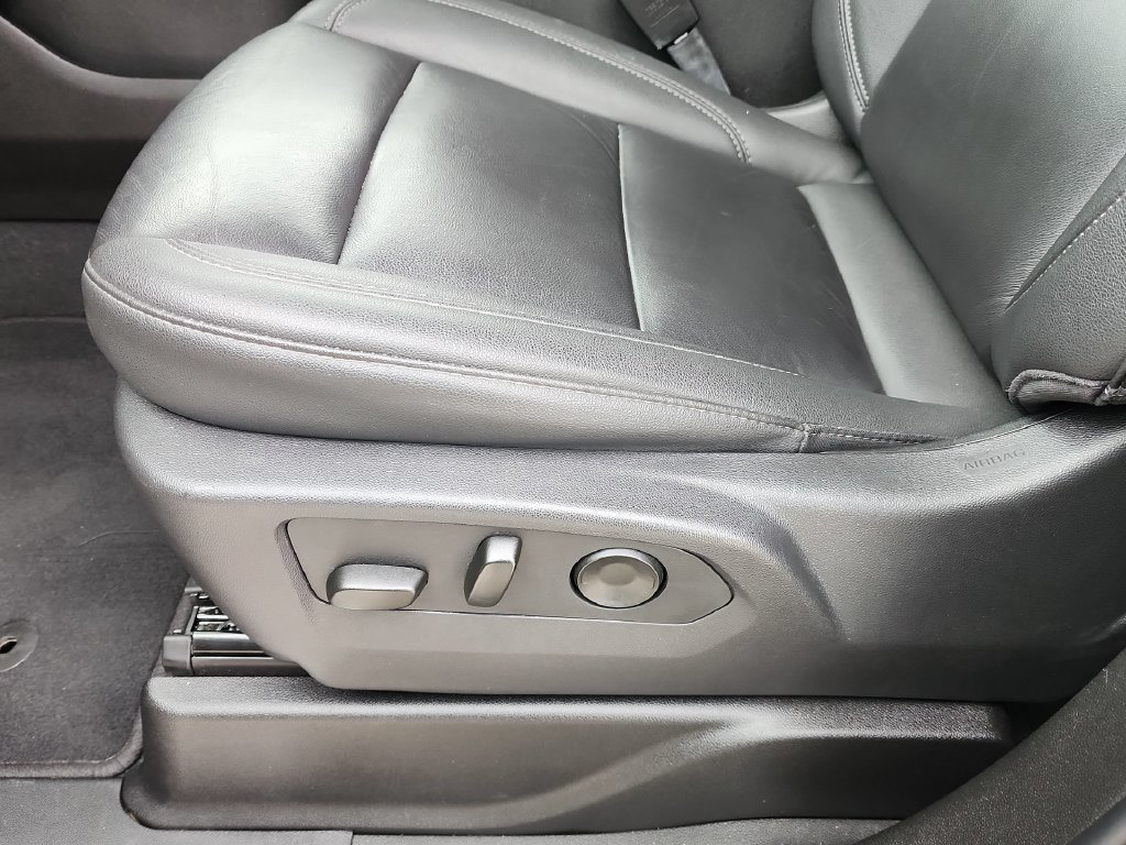 Certified 2025 Chevrolet Suburban Z71 AWD/4WD image 12