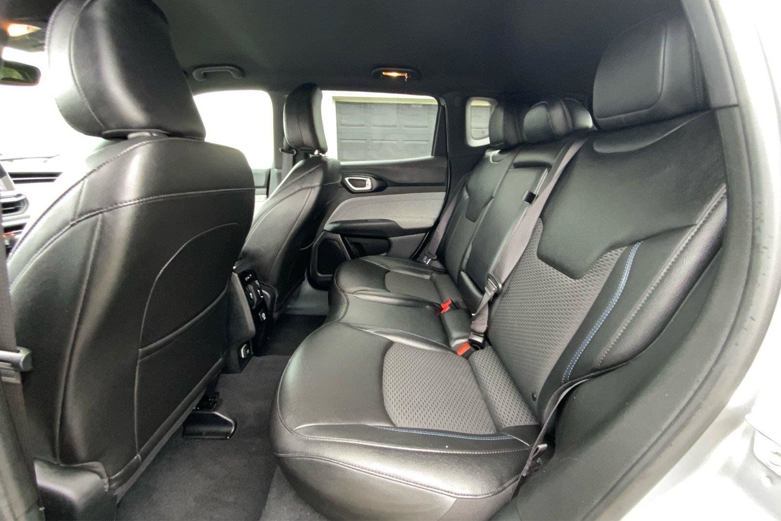 Used 2024 Jeep Compass Latitude AWD/4WD image 11