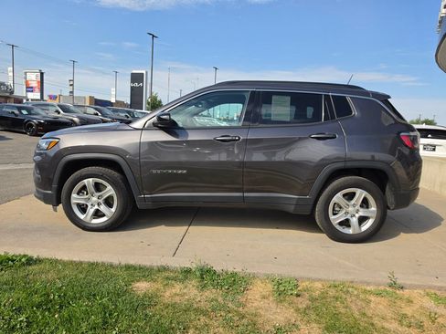 Used 2024 Jeep Compass Latitude AWD/4WD image 8