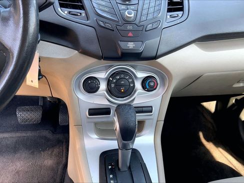 Used 2014 Ford Fiesta SE FWD image 28