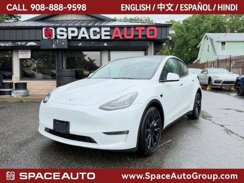 Used 2023 Tesla Model Y Long Range AWD/4WD image 1
