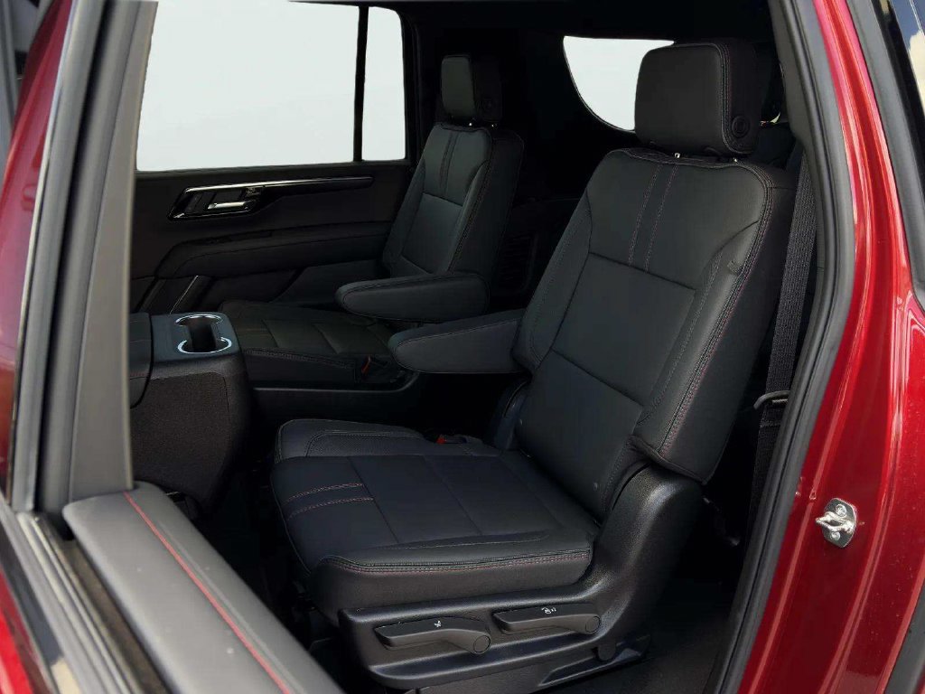 Used 2025 Chevrolet Suburban RST w/ Advanced Technology Package AWD/4WD image 13