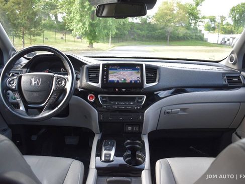 Used 2016 Honda Pilot Touring image 21