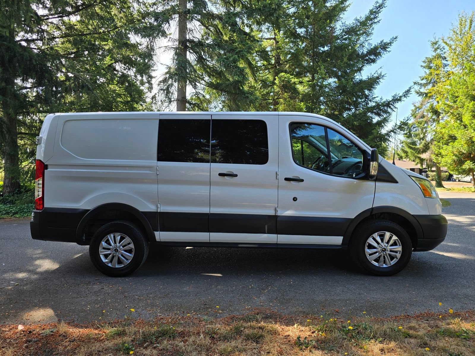 Used 2017 Ford Transit 250 130 Low Roof RWD image 9