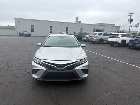 Used 2020 Toyota Camry SE AWD/4WD image 3