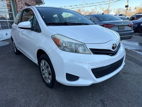 Used 2013 Toyota Yaris LE image 3