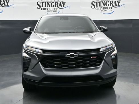 Used 2024 Chevrolet Trax RS w/ Driver Confidence Package image 2