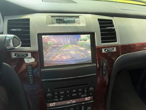 Used 2012 Cadillac Escalade ESV Premium AWD/4WD image 22