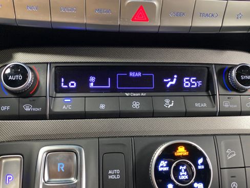 Used 2021 Hyundai Palisade Limited AWD/4WD image 19