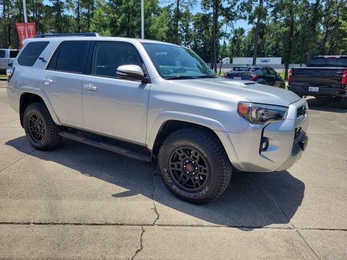 Used 2022 Toyota 4Runner TRD Off-Road Premium w/ Moonroof Package AWD/4WD image 10