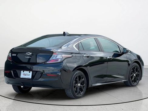 Used 2017 Chevrolet Volt Premier w/ Driver Confidence II Package FWD image 2
