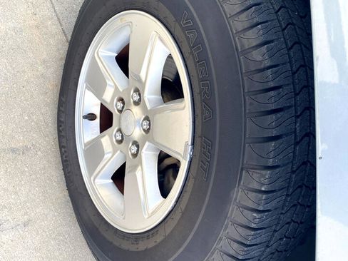 Used 2012 Jeep Liberty Sport w/ Driver Convenience Group image 10