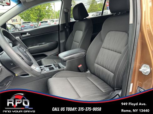 Used 2020 Kia Sportage LX AWD/4WD image 11