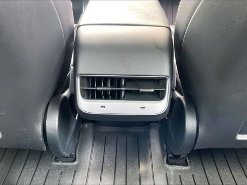 Used 2022 Tesla Model 3 Standard Range RWD image 30