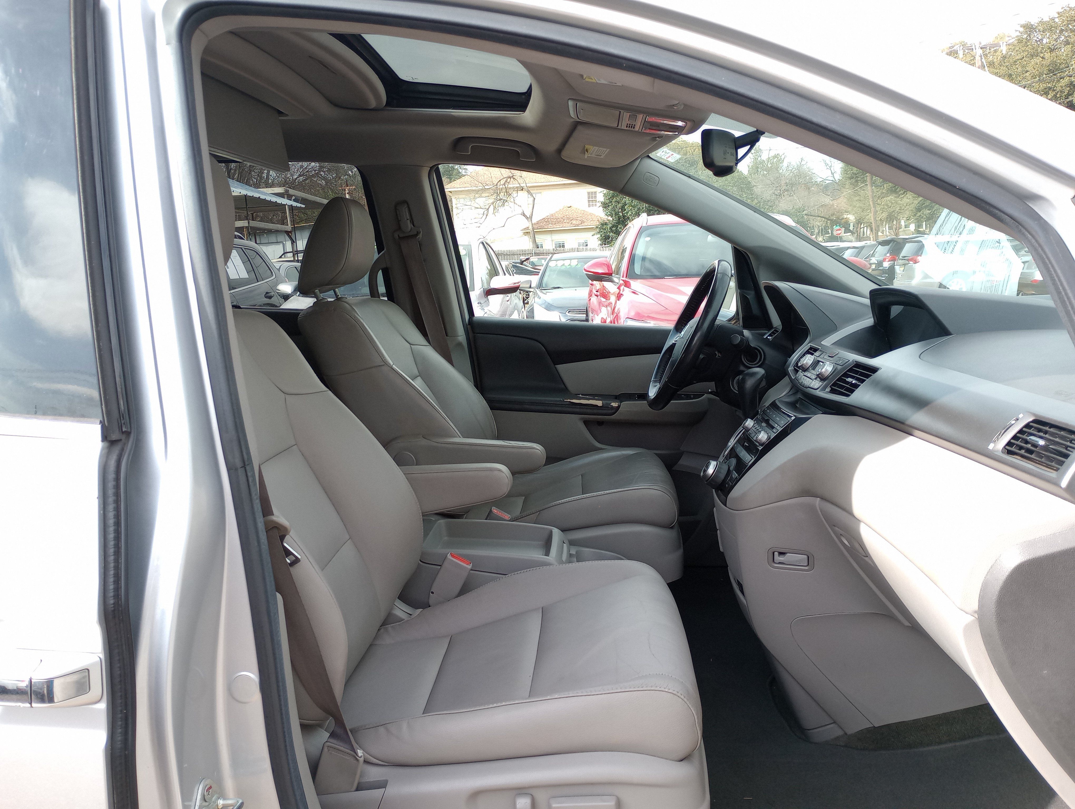 Used 2013 Honda Odyssey Touring image 17