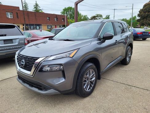 Used 2023 Nissan Rogue S AWD/4WD image 3