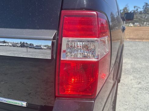 Used 2017 Ford Expedition Limited RWD image 13