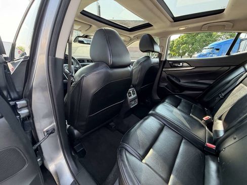 Used 2022 Nissan Maxima SL FWD image 18