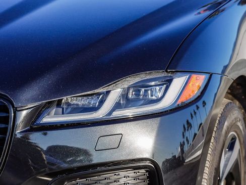 Used 2024 Jaguar F-PACE R-Dynamic S image 5