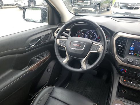 Used 2021 GMC Acadia Denali w/ Denali Technology Package AWD/4WD image 17
