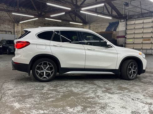 Used 2019 BMW X1 xDrive28i w/ Convenience Package AWD/4WD image 2