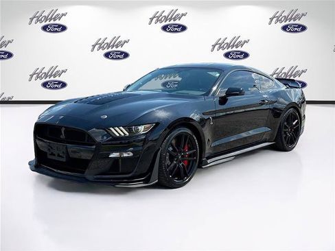 Certified 2022 Ford Mustang Shelby GT500 w/ Technology Package RWD image 3