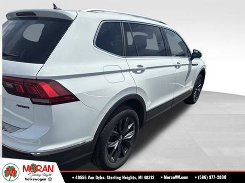 Used 2022 Volkswagen Tiguan SE w/ Panoramic Sunroof Package AWD/4WD image 4