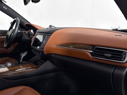 Used 2022 Maserati Levante GT image 44