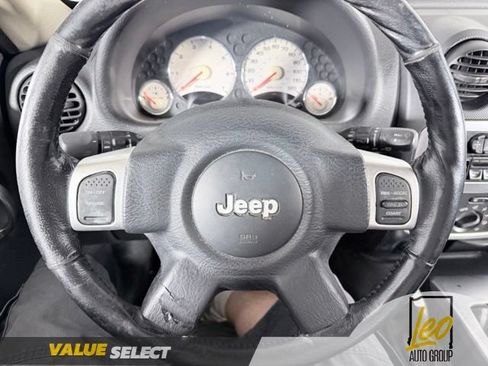 Used 2002 Jeep Liberty Limited AWD/4WD image 12