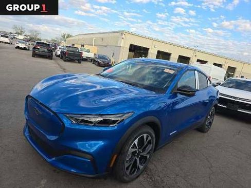 Used 2025 Ford Mustang Mach-E Select w/ Comfort Package Lite image 1
