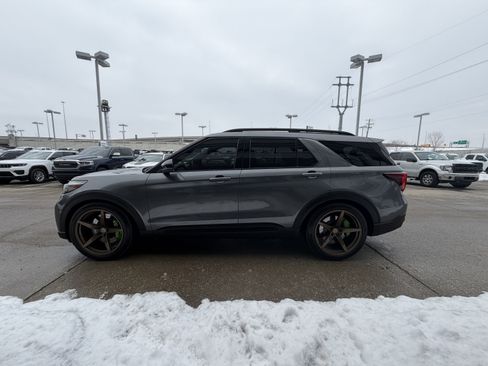 Used 2025 Ford Explorer ST image 16