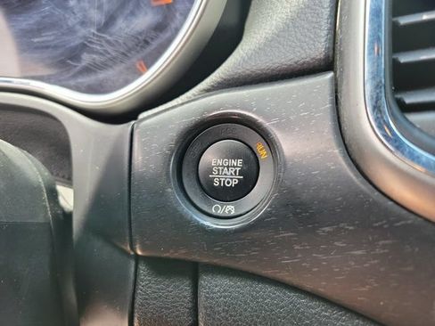 Used 2018 Jeep Grand Cherokee Laredo RWD image 20