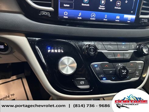 Used 2023 Chrysler Pacifica Touring-L image 25